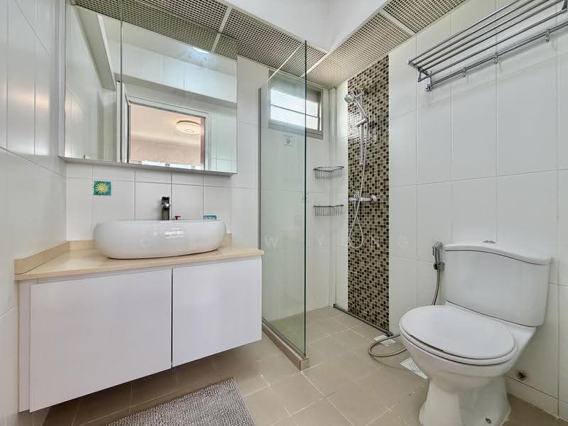 524B Tampines Central 7, 524B Tampines Central 7, Pasir Ris / Tampines, 2 Bedrooms, 721 sqft, HDB Flat For Sale, by C K Ow Yong, 500282267 - Bathroom - PropertyGuru.com.sg