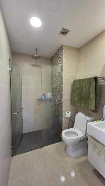 Laverne's Loft, 66 Lorong L Telok Kurau, East Coast / Marine Parade, 1 Bedroom, 398 sqft, Condominium For Sale, by James Chui, 500282269 - Bathroom - PropertyGuru.com.sg