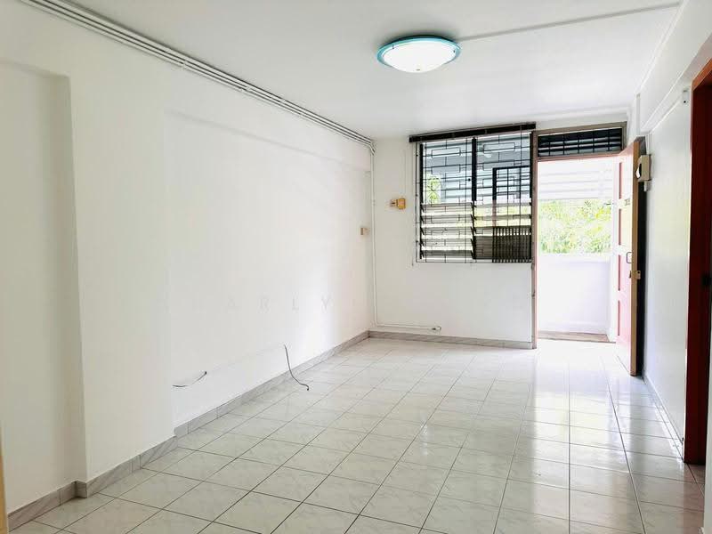 165 Stirling Road, 165 Stirling Road, Alexandra / Commonwealth, 2 Bedrooms, 646 sqft, HDB Flat For Sale, by Sharlyn Yang, 500282280 - Living Room - PropertyGuru.com.sg