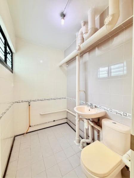 301 Hougang Avenue 5, 301 301, Hougang / Punggol / Sengkang, 2 Bedrooms, 796 sqft, HDB Flat For Sale, by Raymond Lam, 500282294 - PropertyGuru.com.sg