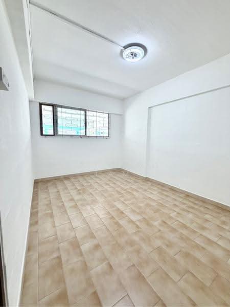 301 Hougang Avenue 5, 301 301, Hougang / Punggol / Sengkang, 2 Bedrooms, 796 sqft, HDB Flat For Sale, by Raymond Lam, 500282294 - PropertyGuru.com.sg