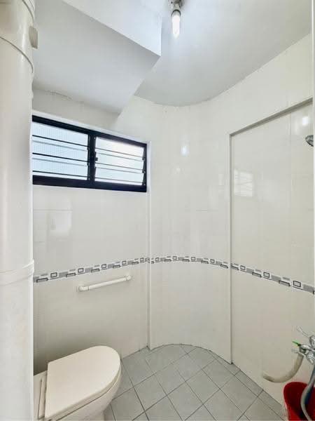 301 Hougang Avenue 5, 301 301, Hougang / Punggol / Sengkang, 2 Bedrooms, 796 sqft, HDB Flat For Sale, by Raymond Lam, 500282294 - PropertyGuru.com.sg
