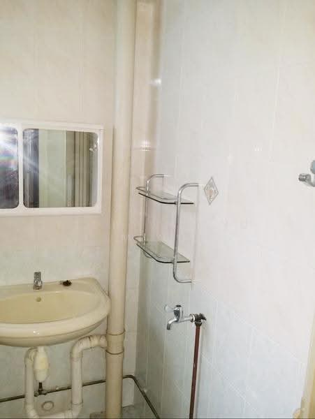 410 Bedok North Avenue 2, 410 Bedok North Avenue 2, Bedok / Upper East Coast, Room Rental, 120 sqft, HDB Flat For Rent, by Teddy Ng Yu Ming, 500282323 - Bathroom - PropertyGuru.com.sg