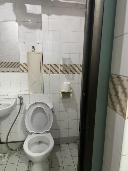 26 Jalan Membina, 26 Jalan Membina, Alexandra / Commonwealth, Room Rental, 160 sqft, HDB Flat For Rent, by May Lin, 500282343 - Bathroom - PropertyGuru.com.sg