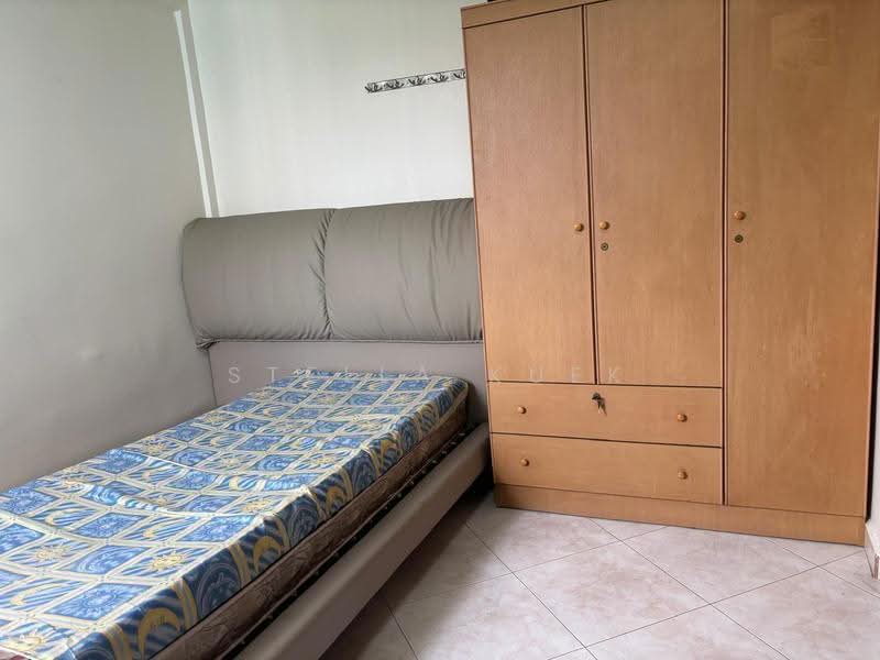 339 Clementi Avenue 5, 339 Clementi Avenue 5, Buona Vista / West Coast / Clementi New Town, Room Rental, 180 sqft, HDB Flat For Rent, by Stella Kuek, 500282346 - Bedroom - PropertyGuru.com.sg