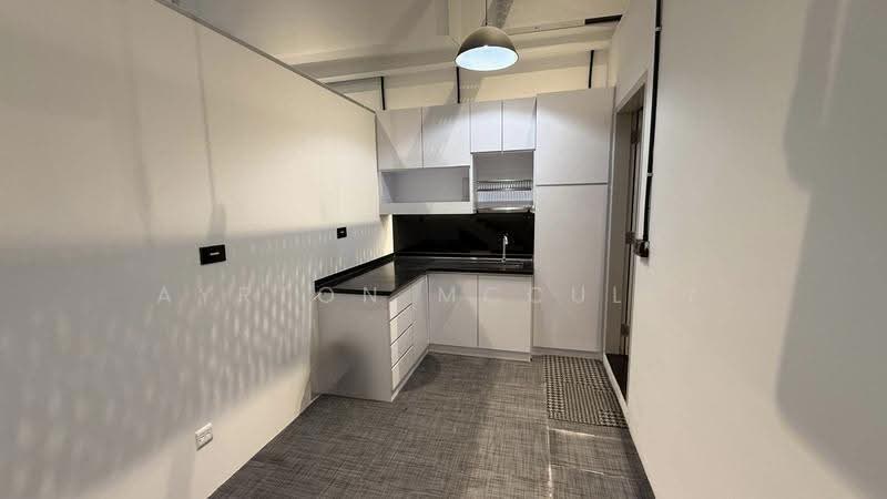 Kallang/ Bendemeer Fitted Office Space, Balestier / Toa Payoh, 1,884 sqft, Light Industrial (B1) For Rent, by Ayrton McCully, 500282372 - Kitchen - CommercialGuru.com.sg
