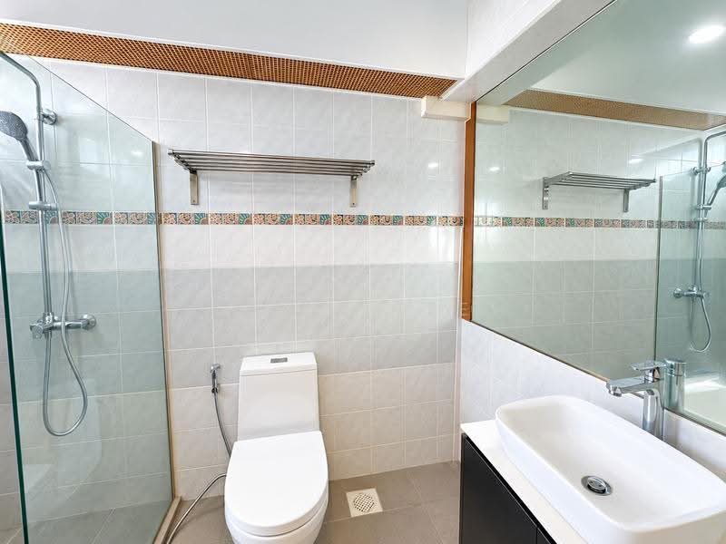 385 Bukit Batok West Avenue 5, 385 Bukit Batok West Avenue 5, Dairy Farm / Bukit Panjang / Choa Chu Kang, 3 Bedrooms, 1,238 sqft, HDB Flat For Sale, by John Lee, 500282393 - PropertyGuru.com.sg