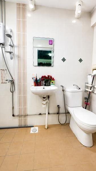 170 Yishun Avenue 7, 170 Yishun Avenue 7, Sembawang / Yishun, 4 Bedrooms, 1,119 sqft, HDB Flat For Sale, by Amir Bahrom, 500282431 - Bathroom - PropertyGuru.com.sg