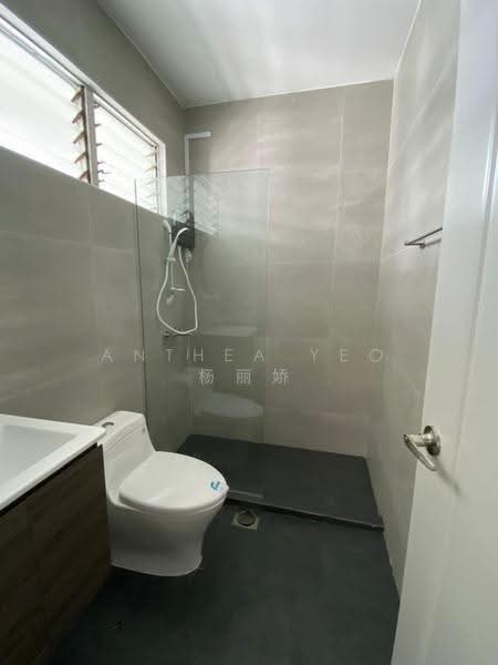 Watten Hill Condo, 85B Watten Estate Road, Newton / Novena, 3 Bedrooms, 1,044 sqft, Condominium For Sale, by Anthea Yeo 杨丽娇, 500282438 - Bathroom - PropertyGuru.com.sg