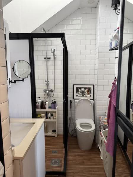 Peppermint Grove, 45 Newton Road, Newton / Novena, 3 Bedrooms, 1,195 sqft, Condominium For Sale, by Gerard Zhang, 500282456 - Bathroom - PropertyGuru.com.sg