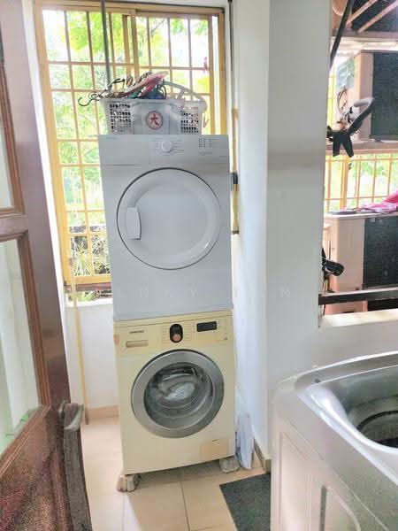 Villa Azura, 1 Cherry Avenue, Tanglin / Holland / Bukit Timah, Room Rental, 200 sqft, Condominium For Rent, by Lenny Tan, 500282464 - PropertyGuru.com.sg