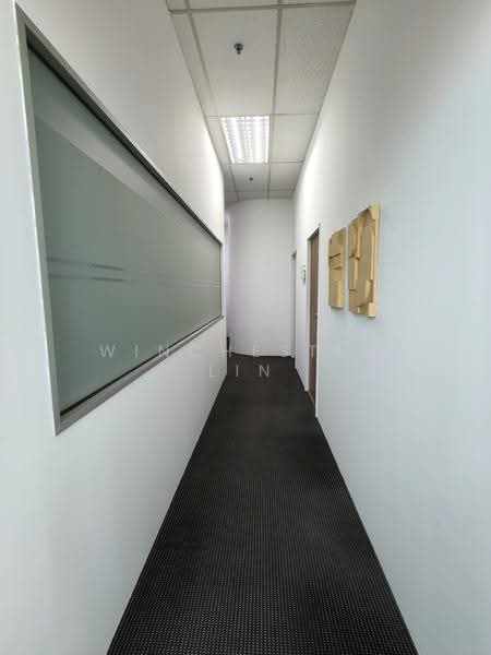 Tradehub 21, 18 Boon Lay Way, Boon Lay / Jurong / Tuas, 112 sqft, Light Industrial (B1) For Rent, by Winchester Lin, 500282471 - Corridor - CommercialGuru.com.sg