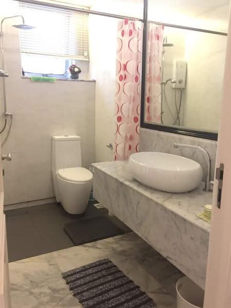 Kim Sia Court, 27 Jalan Jintan, Orchard / River Valley, Room Rental, 150 sqft, Apartment For Rent, by Venus Hu, 500282481 - Bathroom - PropertyGuru.com.sg