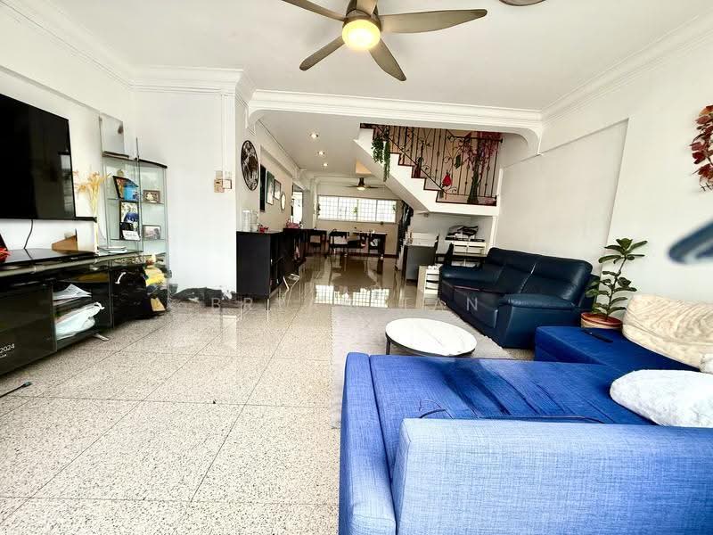 132 Lorong Ah Soo, 132 Lorong Ah Soo, Hougang / Punggol / Sengkang, 3 Bedrooms, 1,625 sqft, HDB Flat For Sale, by Bryan Tan, 500282482 - Living Room - PropertyGuru.com.sg