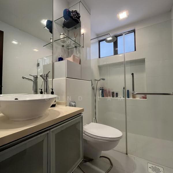 Tanglin Park, 1A Ridley Park, Tanglin / Holland / Bukit Timah, 3 Bedrooms, 1,485 sqft, Condominium For Sale, by Bond Lam, 500282494 - Bathroom - PropertyGuru.com.sg