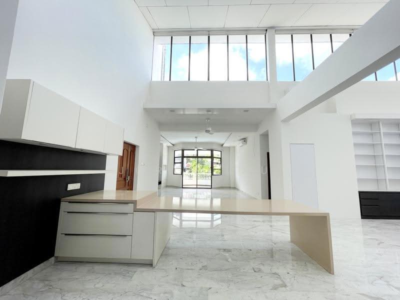 Astridville, 38-38B Jalan Ampang, Tanglin / Holland / Bukit Timah, 3 Bedrooms, 2,443 sqft, Condominium For Sale, by Jorge Lau, 500282536 - Living/Dining - PropertyGuru.com.sg