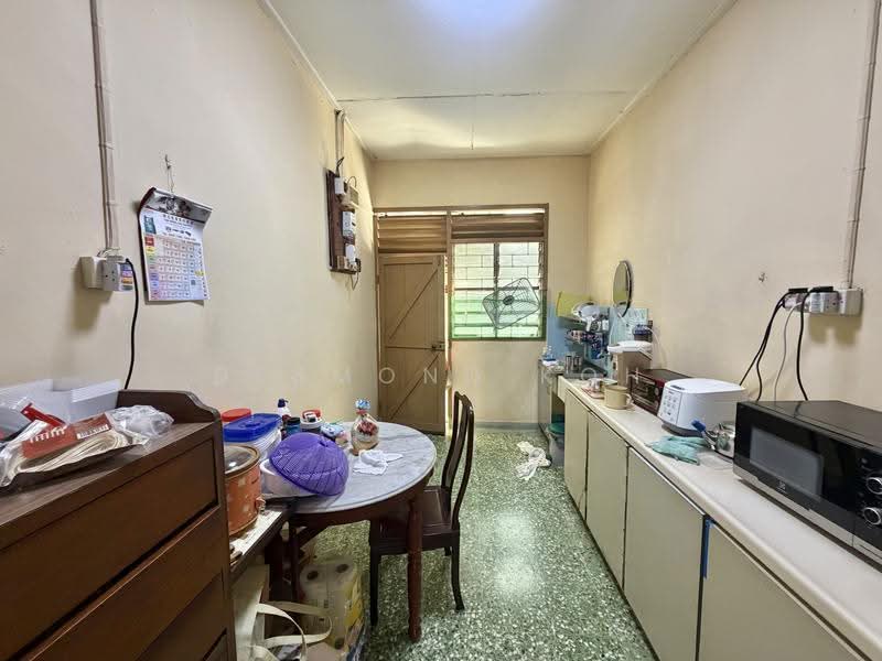 Serangoon Garden Estate, Cooling Close, Hougang / Punggol / Sengkang, 3 Bedrooms, 2,801 sqft, Terraced House For Sale, by Desmond Koh, 500282538 - Kitchen - PropertyGuru.com.sg
