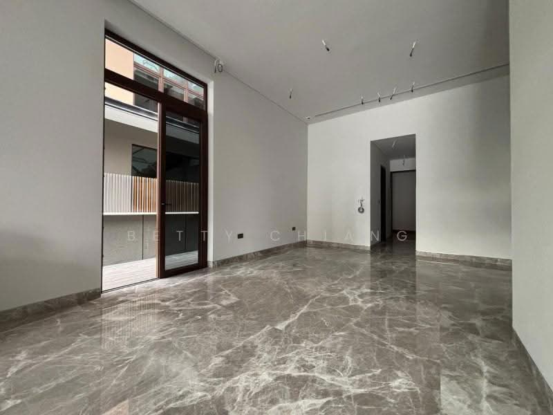 Gallop Park Road, Gallop Park Road, Tanglin / Holland / Bukit Timah, 5 Bedrooms, 5,231 sqft, Semi-Detached House For Sale, by Betty Chiang, 500282545 - Living Room - PropertyGuru.com.sg