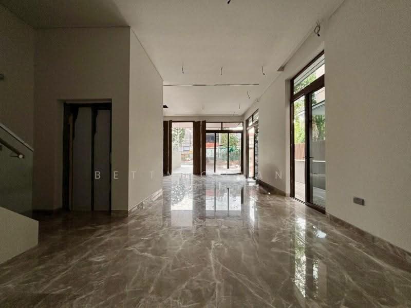 Gallop Park Road, Gallop Park Road, Tanglin / Holland / Bukit Timah, 5 Bedrooms, 5,231 sqft, Semi-Detached House For Sale, by Betty Chiang, 500282545 - Interior - PropertyGuru.com.sg