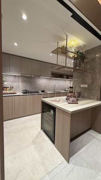 PARKTOWN Residence, Tampines Street 62, Pasir Ris / Tampines, 5 Bedrooms, 1,679 sqft, Condominium For Sale, by Christina Tan, 500282546 - Kitchen - PropertyGuru.com.sg