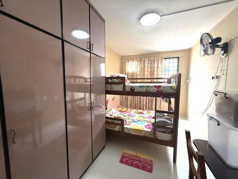 212 Choa Chu Kang Central, 212 Choa Chu Kang Central, Dairy Farm / Bukit Panjang / Choa Chu Kang, 3 Bedrooms, 1,108 sqft, HDB Flat For Sale, by Ryan Tan Zheng Jie, 500282549 - Bedroom - PropertyGuru.com.sg