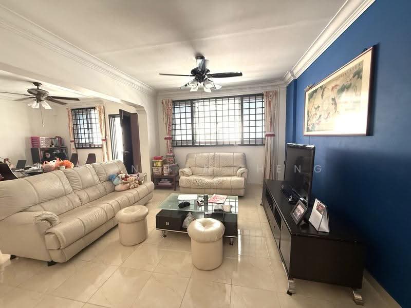 212 Choa Chu Kang Central, 212 Choa Chu Kang Central, Dairy Farm / Bukit Panjang / Choa Chu Kang, 3 Bedrooms, 1,108 sqft, HDB Flat For Sale, by Ryan Tan Zheng Jie, 500282549 - Living Room - PropertyGuru.com.sg