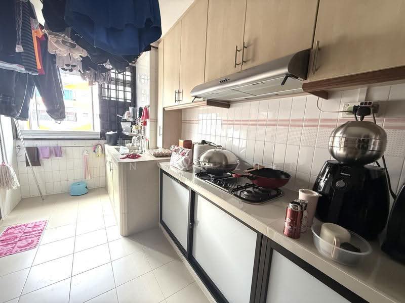 212 Choa Chu Kang Central, 212 Choa Chu Kang Central, Dairy Farm / Bukit Panjang / Choa Chu Kang, 3 Bedrooms, 1,108 sqft, HDB Flat For Sale, by Ryan Tan Zheng Jie, 500282549 - Kitchen - PropertyGuru.com.sg