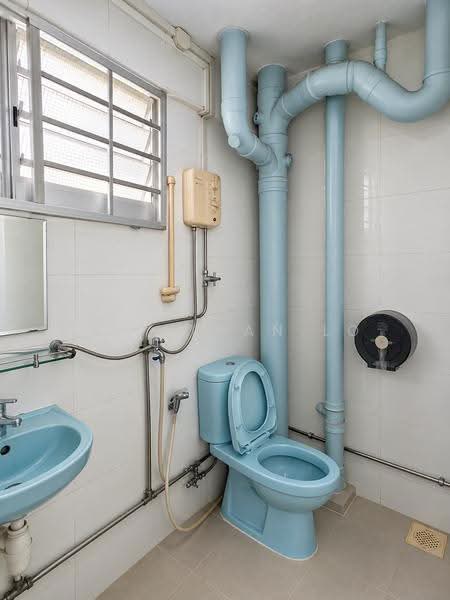 256 yishun ring road, 256 Yishun Ring Road, Sembawang / Yishun, 904 sqft, Office For Rent, by Jonathan Lo, 500282551 - Bathroom - CommercialGuru.com.sg