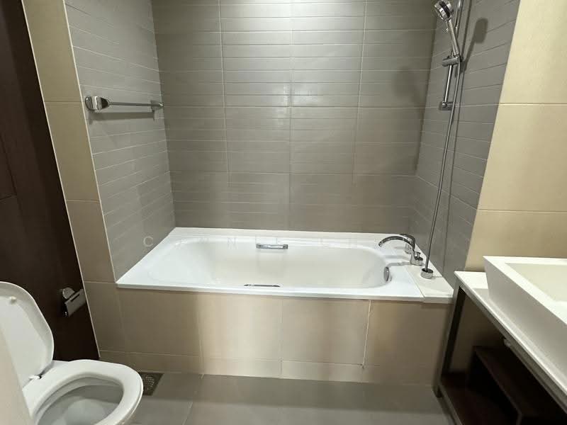 The Sail @ Marina Bay, 6 Marina Boulevard, Boat Quay / Raffles Place / Marina, 2 Bedrooms, 1,033 sqft, Condominium For Rent, by Connie Chai, 500282552 - Bathroom - PropertyGuru.com.sg