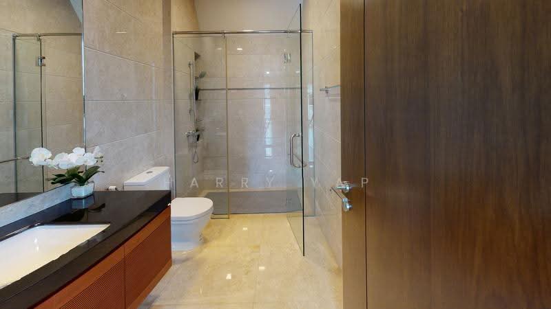 Lornie Road, MacRitchie / Mount Pleasant, Newton / Novena, 7 Bedrooms, 9,450 sqft, Bungalow House For Rent, by Harry Yap, 500282559 - Bathroom - PropertyGuru.com.sg