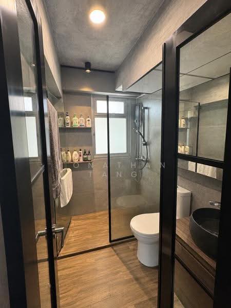 293B Bukit Batok Street 21, 293B Bukit Batok Street 21, Dairy Farm / Bukit Panjang / Choa Chu Kang, 3 Bedrooms, 990 sqft, HDB Flat For Sale, by Jonathan Tang, 500282571 - Bathroom - PropertyGuru.com.sg