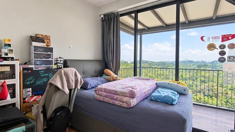 Blossom Residences, 34 Segar Road, Dairy Farm / Bukit Panjang / Choa Chu Kang, 3 Bedrooms, 1,690 sqft, Condominium For Sale, by Lawrence Lee, 500282594 - Bedroom - PropertyGuru.com.sg