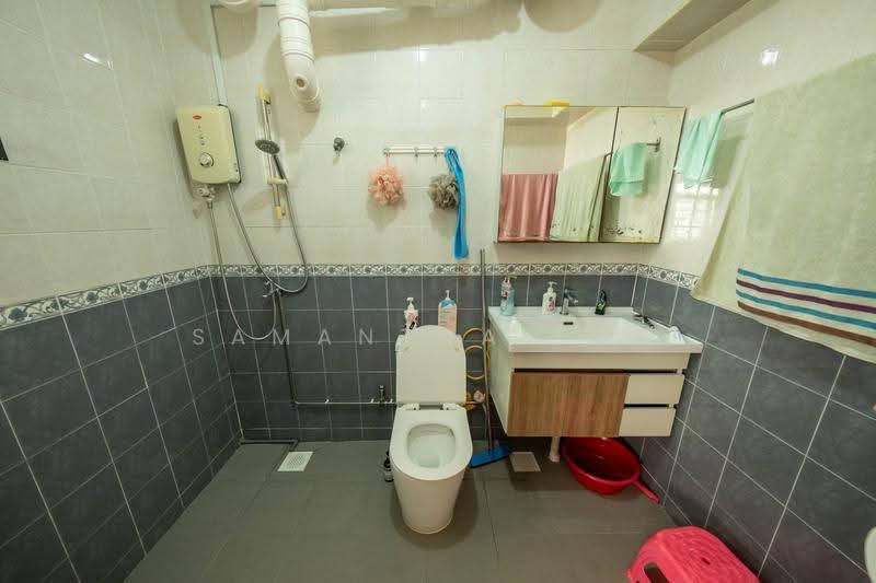268B Boon Lay Drive, 268B Boon Lay Drive, Boon Lay / Jurong / Tuas, 3 Bedrooms, 1,184 sqft, HDB Flat For Sale, by Samantha Foo, 500282596 - Bathroom - PropertyGuru.com.sg