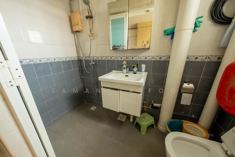 268B Boon Lay Drive, 268B Boon Lay Drive, Boon Lay / Jurong / Tuas, 3 Bedrooms, 1,184 sqft, HDB Flat For Sale, by Samantha Foo, 500282596 - Bathroom - PropertyGuru.com.sg