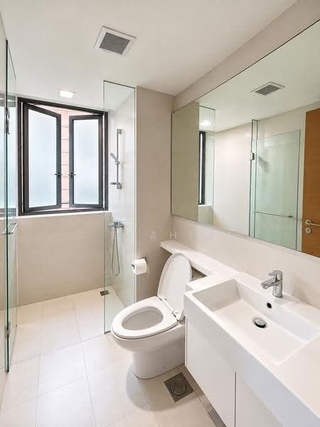 The Topiary, 11 Fernvale Lane, Seletar / Yio Chu Kang, 2 Bedrooms, 753 sqft, Condominium For Sale, by S Shahlan, 500282601 - Bathroom - PropertyGuru.com.sg