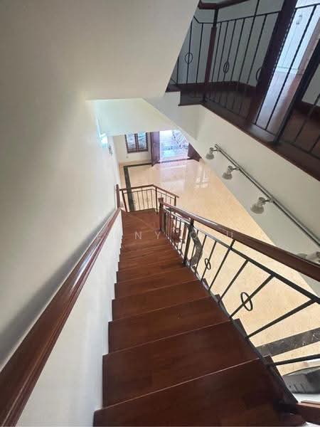 Pavilion Park, Pavilion Circle, Dairy Farm / Bukit Panjang / Choa Chu Kang, 5 Bedrooms, 3,200 sqft, Semi-Detached House For Sale, by Kenny Qiu, 500282607 - Stairs - PropertyGuru.com.sg