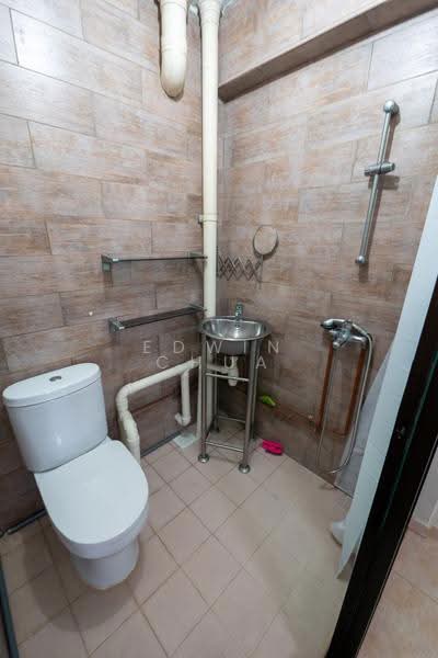 45 Chai Chee Street, 45 Chai Chee Street, Bedok / Upper East Coast, Room Rental, 130 sqft, HDB Flat For Rent, by Edwin Chua, 500282626 - Bathroom - PropertyGuru.com.sg