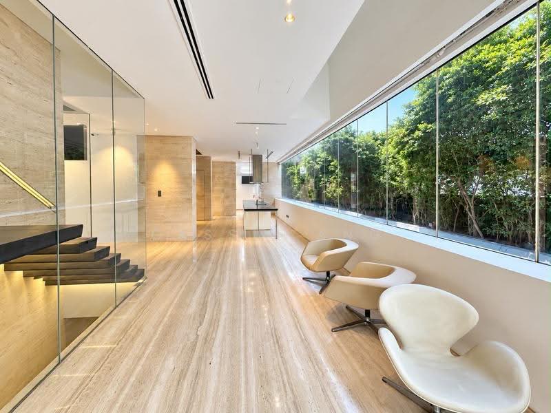 sentosa, Harbour Front, Keppel Bay, Sentosa Island, Sentosa Cove, Cove Grove, Mount Faber, Telok Blangah, Greater Southern Waterfront, Harbourfront / Telok Blangah, 6 Bedrooms, 8,000 sqft, Bungalow House For Rent, by Cassie Ang, 500282709 - Expansive Hallway - PropertyGuru.com.sg