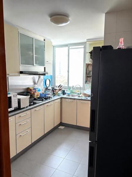 Park Green, 12 Rivervale Link, Hougang / Punggol / Sengkang, 3 Bedrooms, 1,379 sqft, Condominium For Sale, by Yeo Tong Boon, 500282743 - Kitchen - PropertyGuru.com.sg