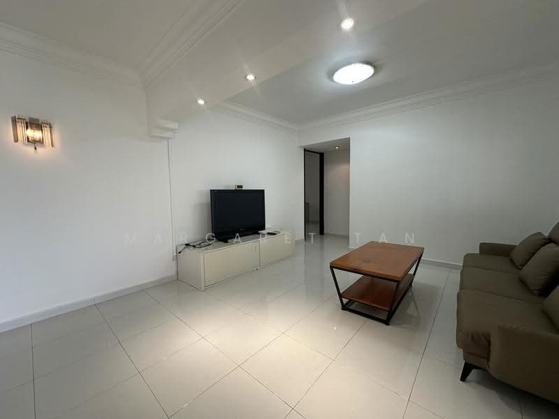 227 Yishun Street 21, 227 Yishun Street 21, Sembawang / Yishun, 3 Bedrooms, 1,442 sqft, HDB Flat For Sale, by Margaret Tan, 500282747 - Living Room - PropertyGuru.com.sg
