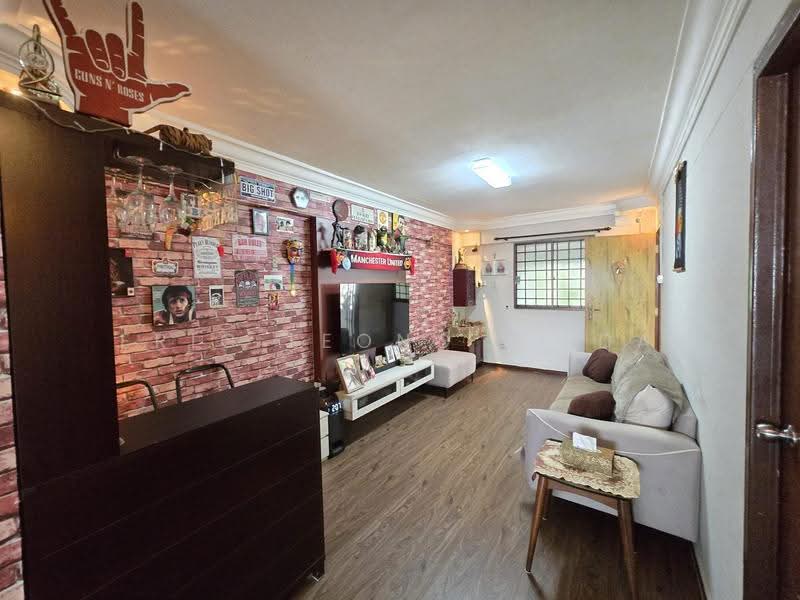 226 Yishun Street 21, 226 Yishun Street 21, Sembawang / Yishun, 2 Bedrooms, 721 sqft, HDB Flat For Sale, by Eric Leong Yi Da, 500282759 - Living Room - PropertyGuru.com.sg