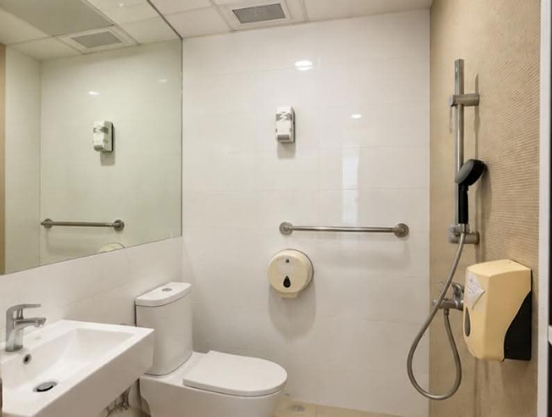 East coast road, East Coast / Marine Parade, 4 Bedrooms, 1,300 sqft, Shophouse For Rent, by Jeron Lee, 500282772 - Bathroom - PropertyGuru.com.sg