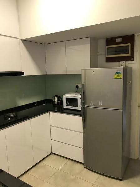 International Plaza, 10 Anson Road, Chinatown / Tanjong Pagar, Room Rental, 160 sqft, Apartment For Rent, by Juita Tan, 500282777 - Kitchen - PropertyGuru.com.sg