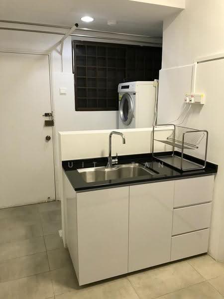 International Plaza, 10 Anson Road, Chinatown / Tanjong Pagar, Room Rental, 160 sqft, Apartment For Rent, by Juita Tan, 500282777 - Kitchen - PropertyGuru.com.sg