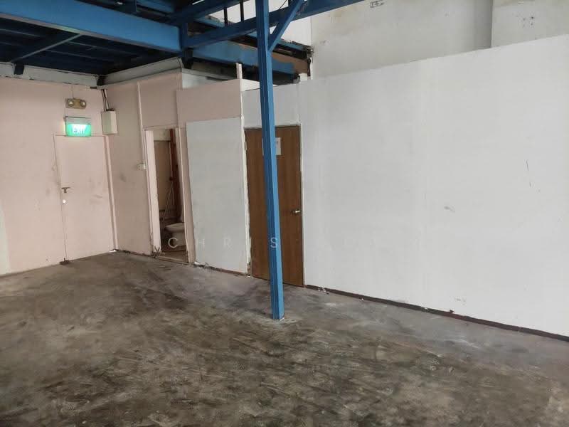 Groundfloor workshop in Ubi for rent, Eunos / Geylang / Paya Lebar, 200 sqft, Factory / Workshop (B2) For Rent, by Chris Goh, 500282783 - Bathroom - CommercialGuru.com.sg