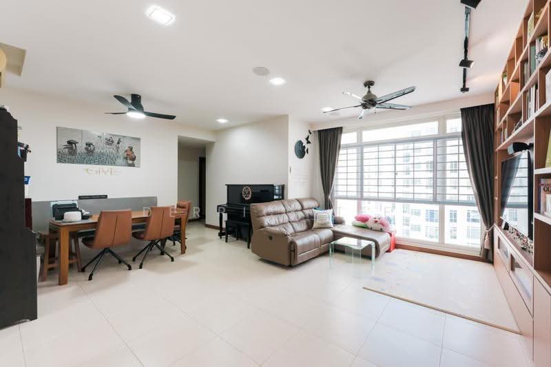 Casablanca, 27 Rosewood Drive, Admiralty / Woodlands, 3 Bedrooms, 1,119 sqft, Condominium For Sale, by Derrick Tee, 500282785 - Living Room - PropertyGuru.com.sg