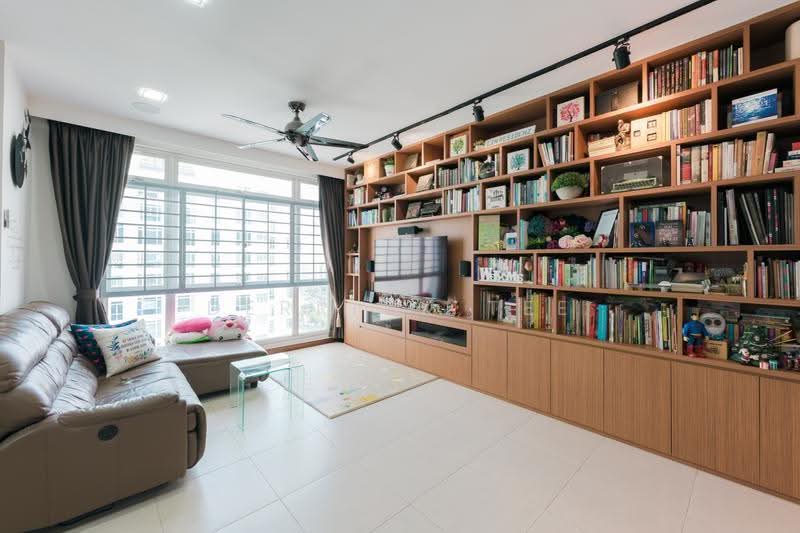 Casablanca, 27 Rosewood Drive, Admiralty / Woodlands, 3 Bedrooms, 1,119 sqft, Condominium For Sale, by Derrick Tee, 500282785 - Living Room - PropertyGuru.com.sg