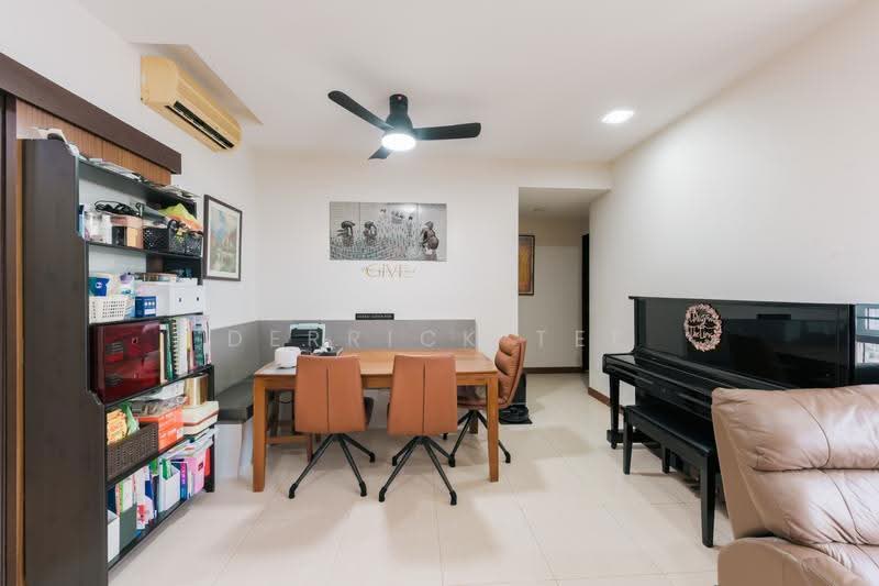 Casablanca, 27 Rosewood Drive, Admiralty / Woodlands, 3 Bedrooms, 1,119 sqft, Condominium For Sale, by Derrick Tee, 500282785 - Dining Room - PropertyGuru.com.sg