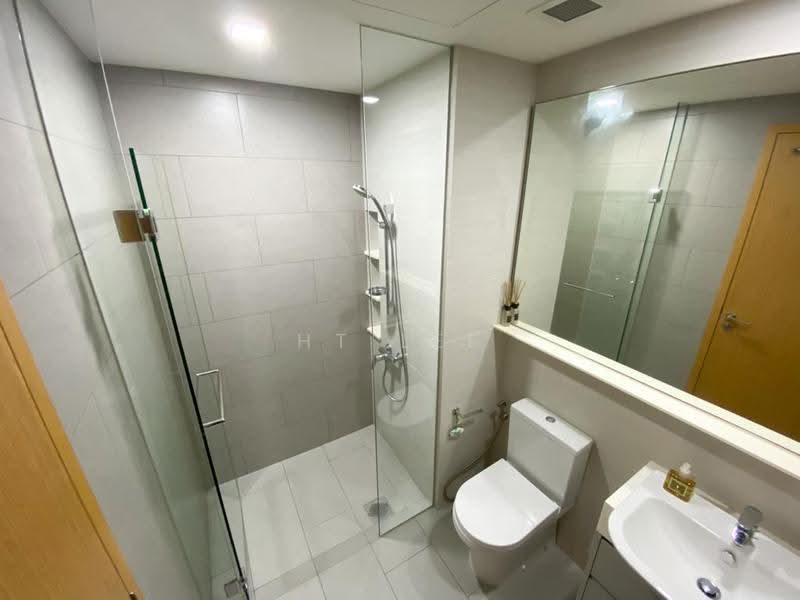 The Glades, 4 Bedok Rise, Bedok / Upper East Coast, 2 Bedrooms, 678 sqft, Condominium For Sale, by HT Lee, 500282809 - Bathroom - PropertyGuru.com.sg
