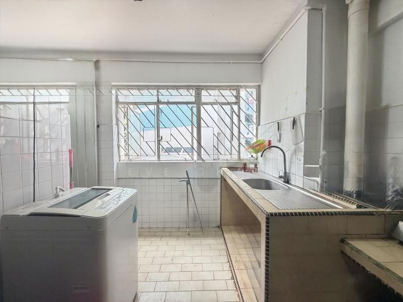 237 Serangoon Avenue 3, Hougang / Punggol / Sengkang, 1,506 sqft, Shop / Shophouse For Sale, by Eve Chan, 500282864 - Kitchen - CommercialGuru.com.sg